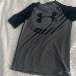 Under Armour Short Sleeve/ Youth Medium/ Grey and Black/ Good Condition